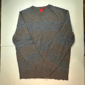 Saks fifth Avenue. Men’s long sleeve pull over sweater. Size large.‎